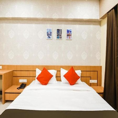 Hotel Golden - I Raipur  Bagian luar foto