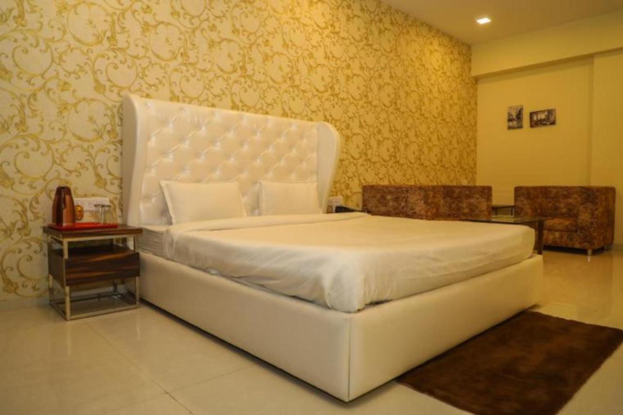 Hotel Golden - I Raipur  Bagian luar foto